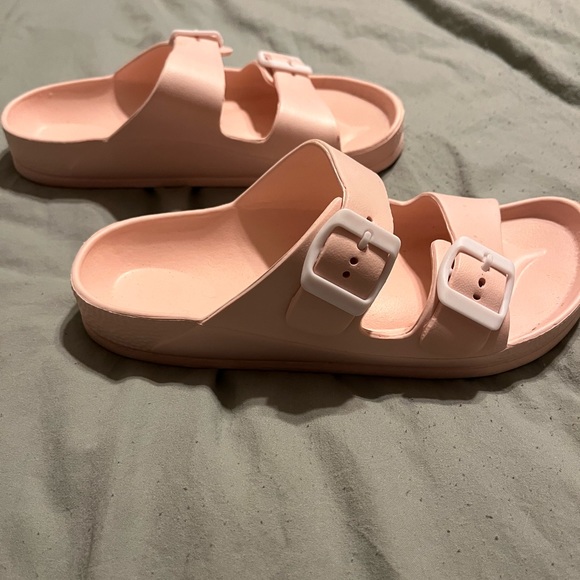 Sandals - Picture 2 of 4